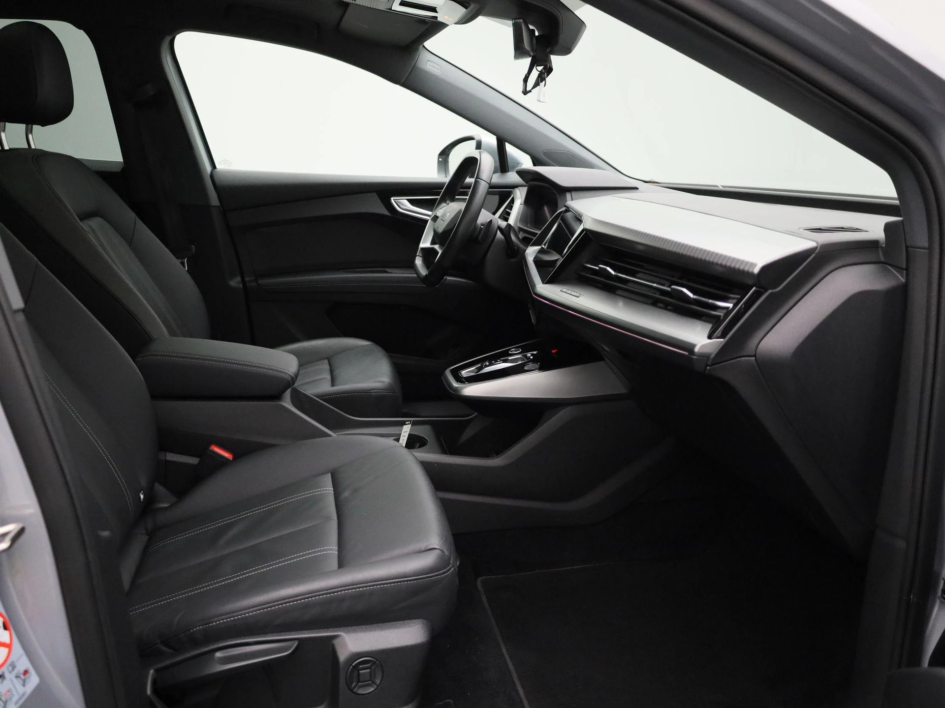 Audi-Q4 Sportback e-tron-image-35