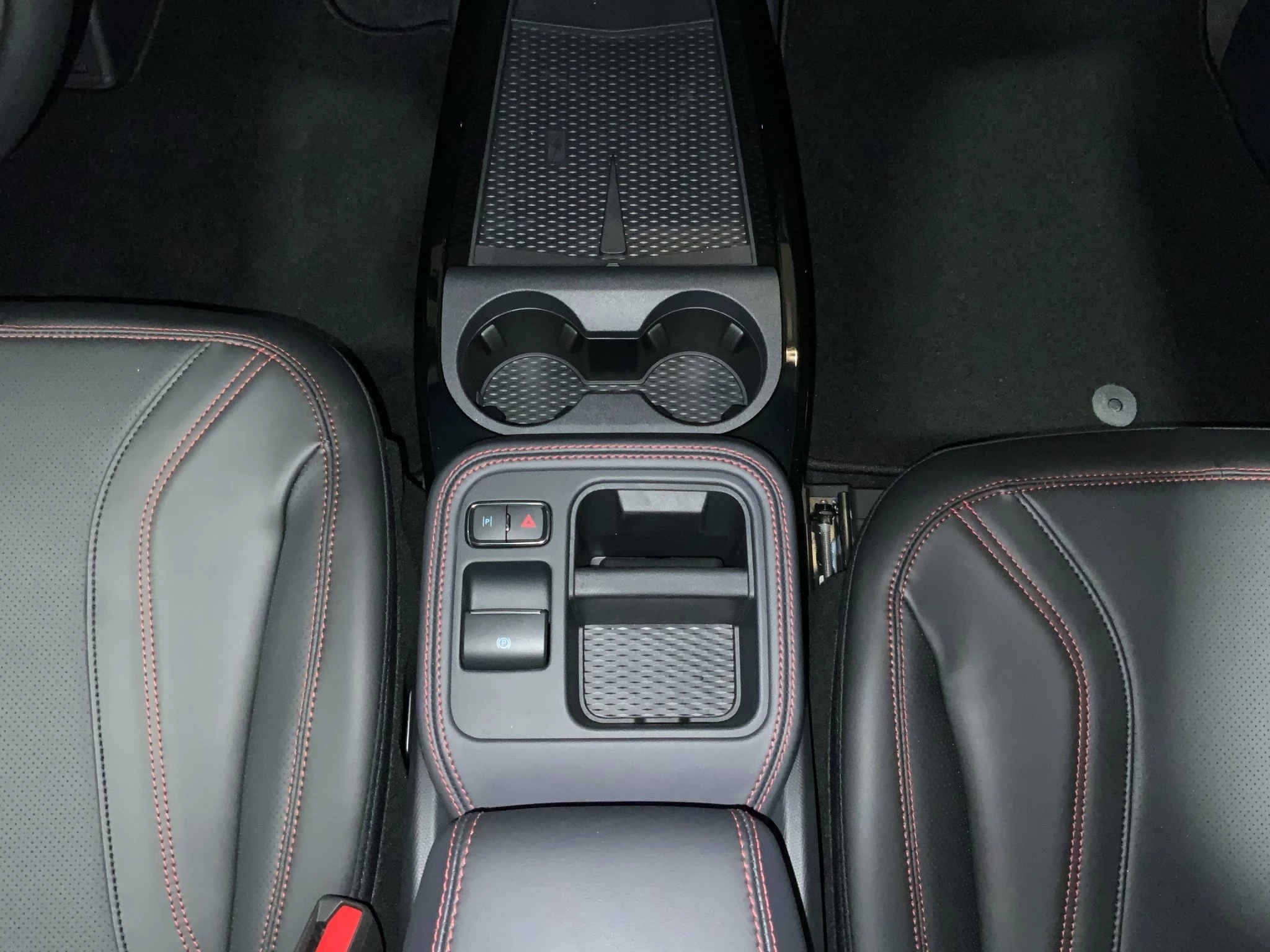 Ford-Mustang Mach-E-image-12