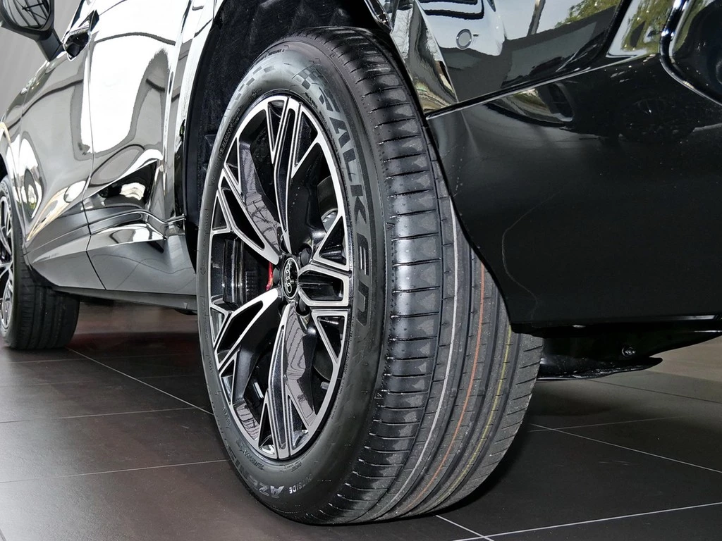 Audi Q3 SUV TFSI quattro S tronic 195 kW / 265 PS