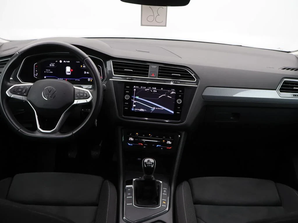 Volkswagen-Tiguan-image-13