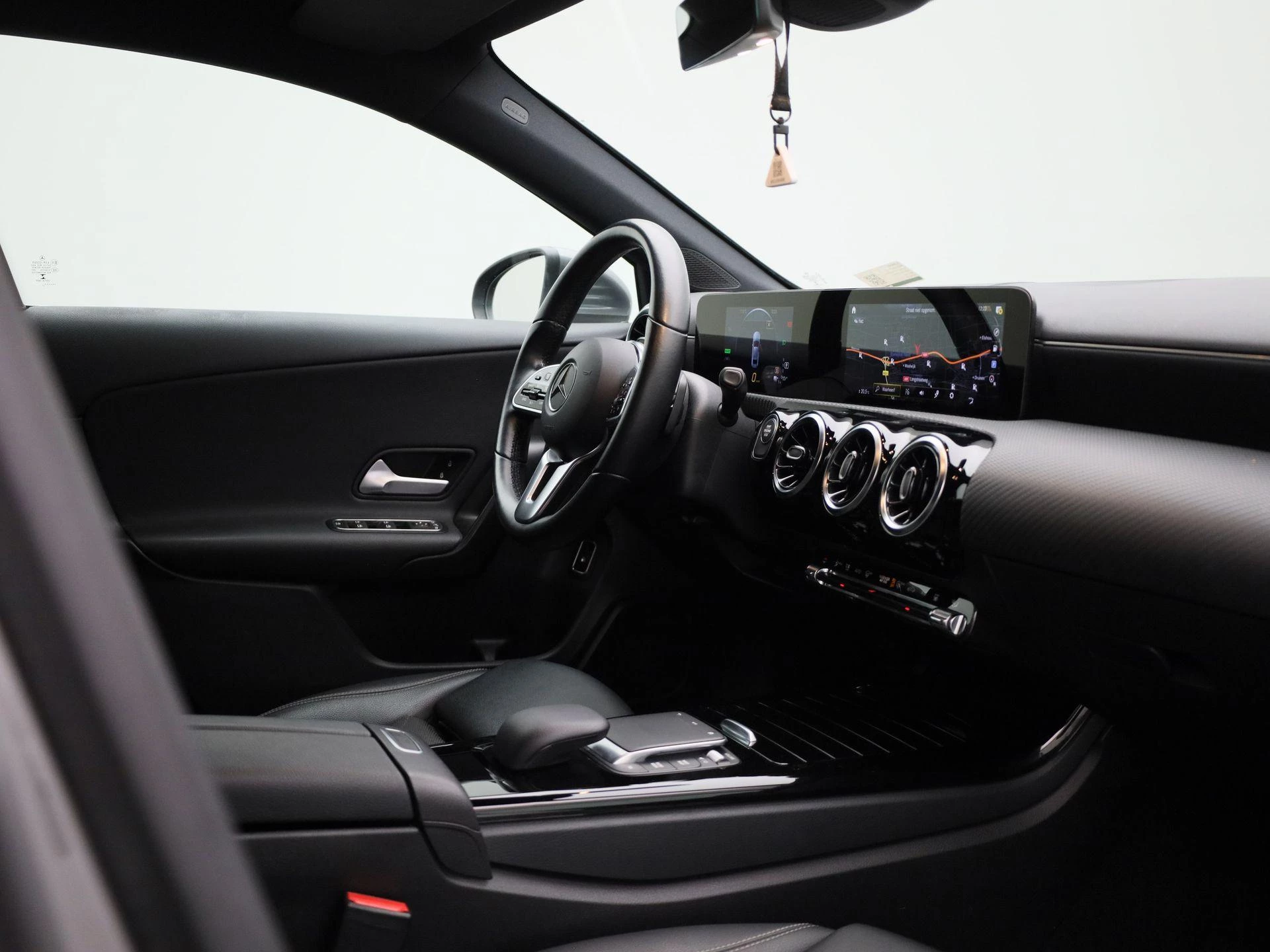 Mercedes-Benz-A-Klasse-image-31