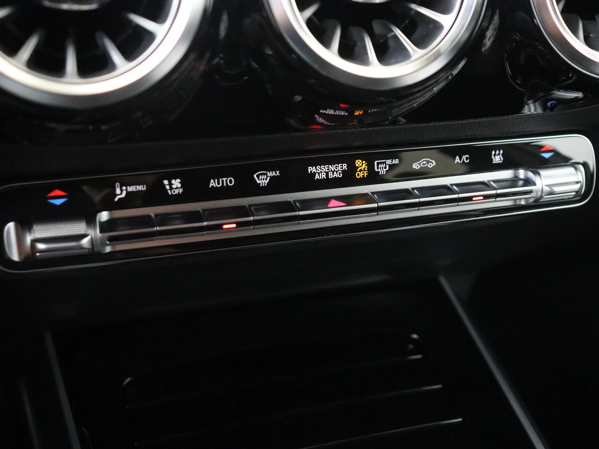 Mercedes-Benz-EQA-image-23