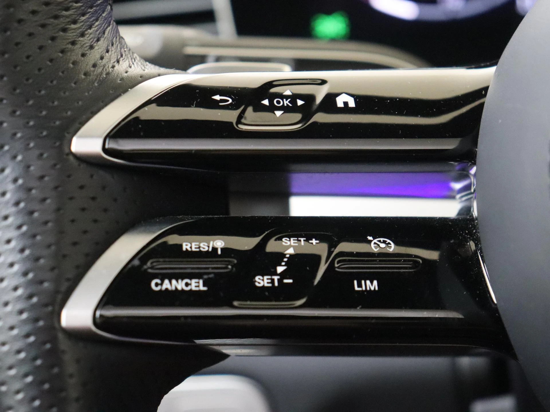 Mercedes-Benz-GLE-image-11