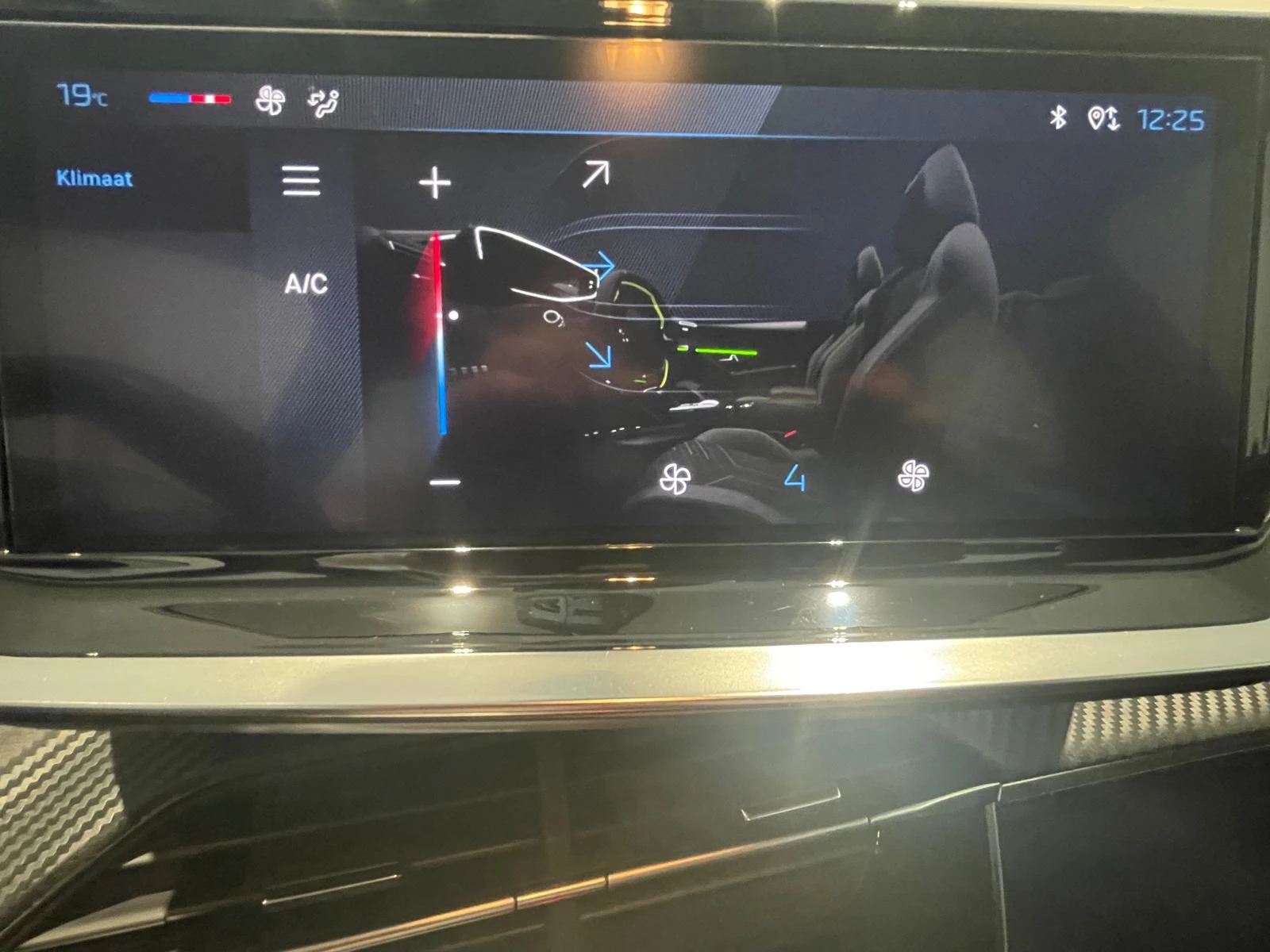 Peugeot-208-image-21