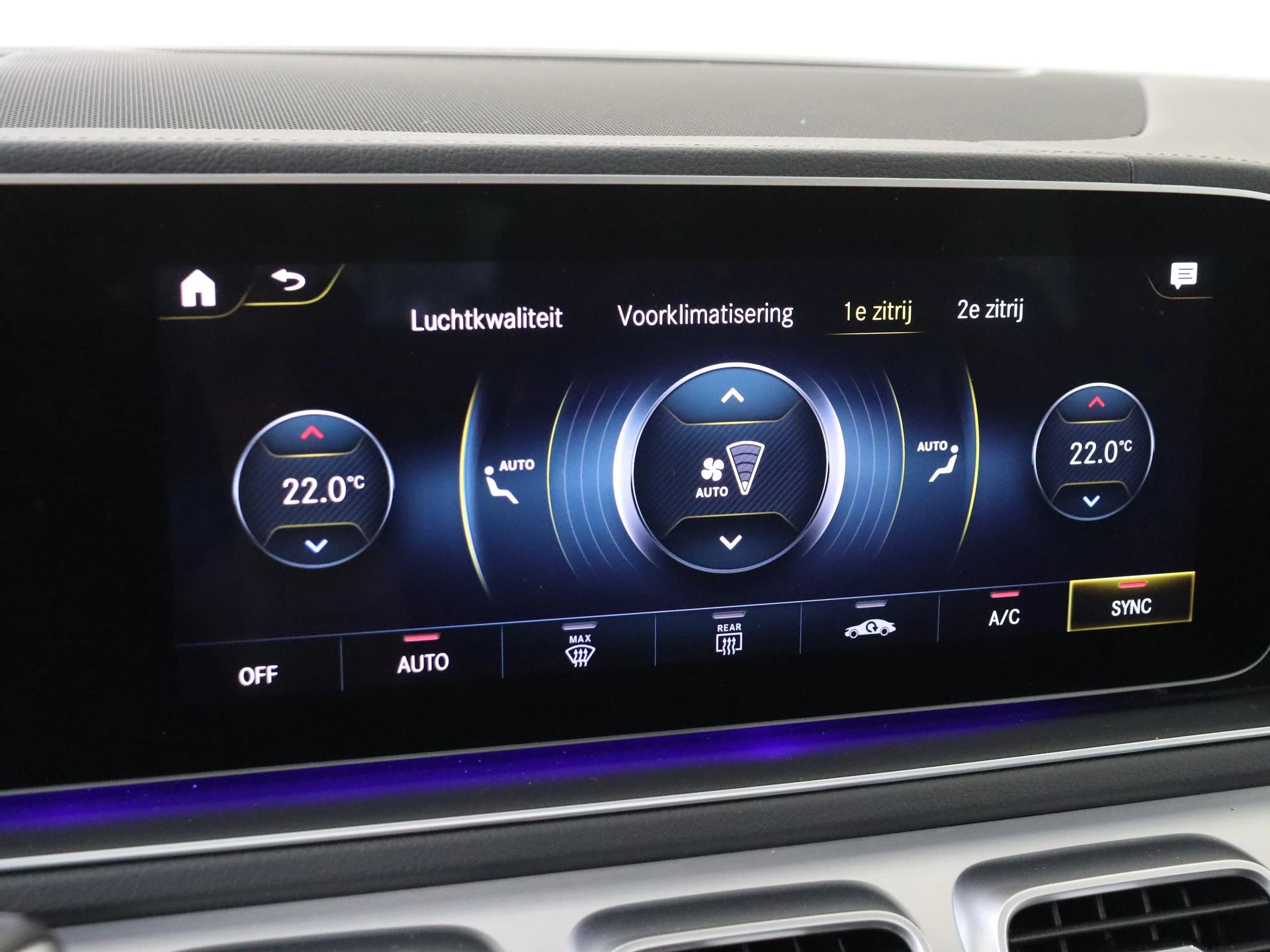 Mercedes-Benz-GLE-image-19