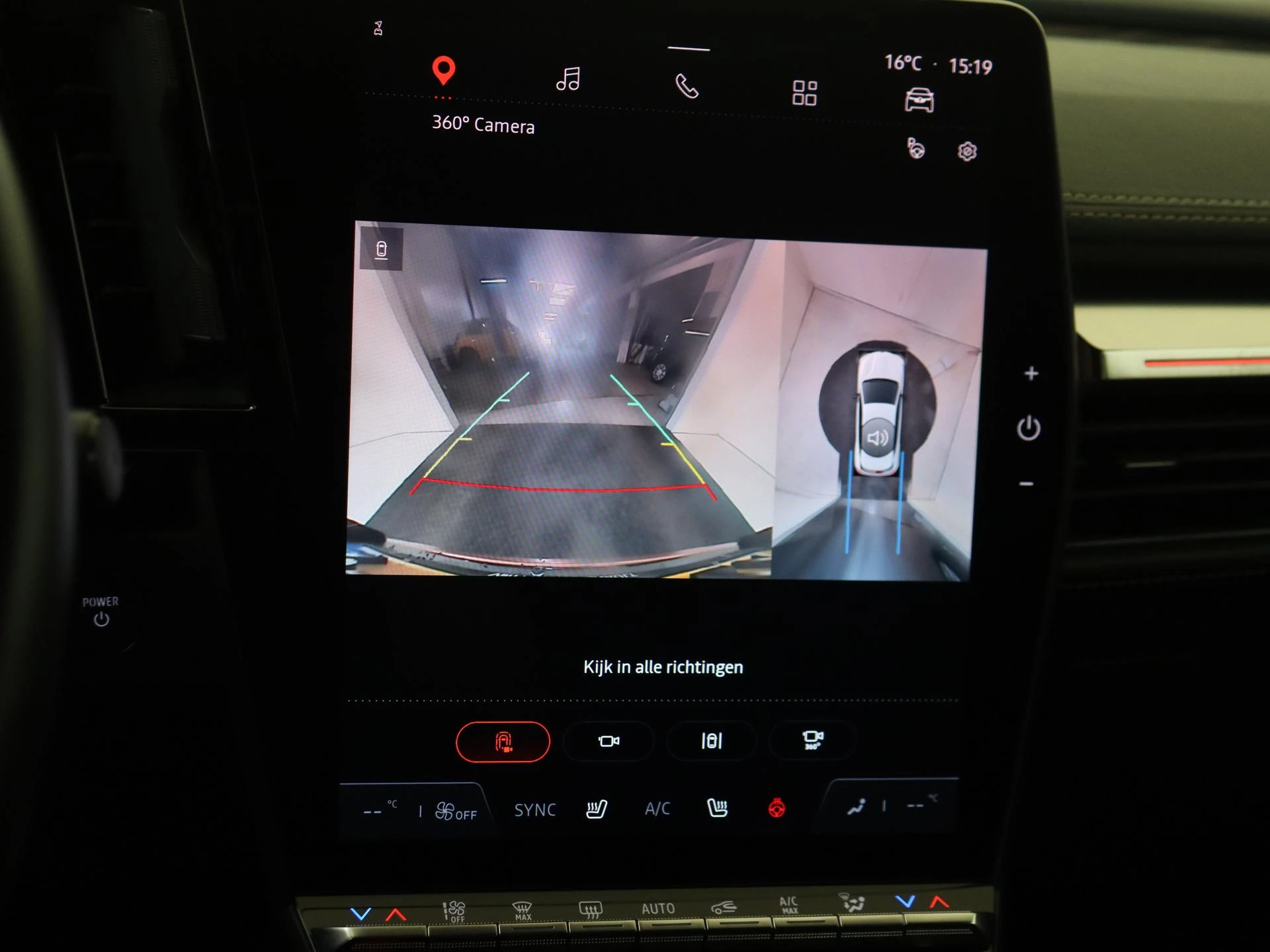Renault-Megane E-Tech-image-17