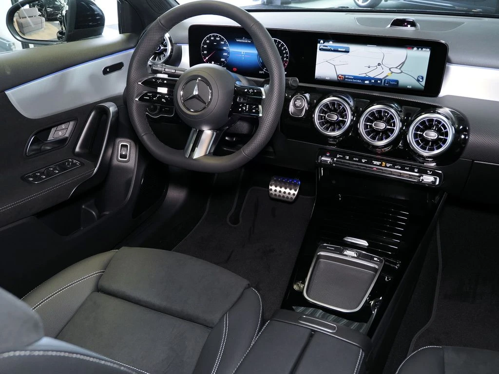 Mercedes-Benz-A-Klasse 250 e-image-6