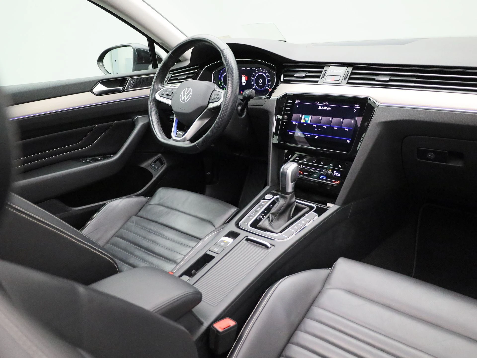 Volkswagen-Passat-image-48