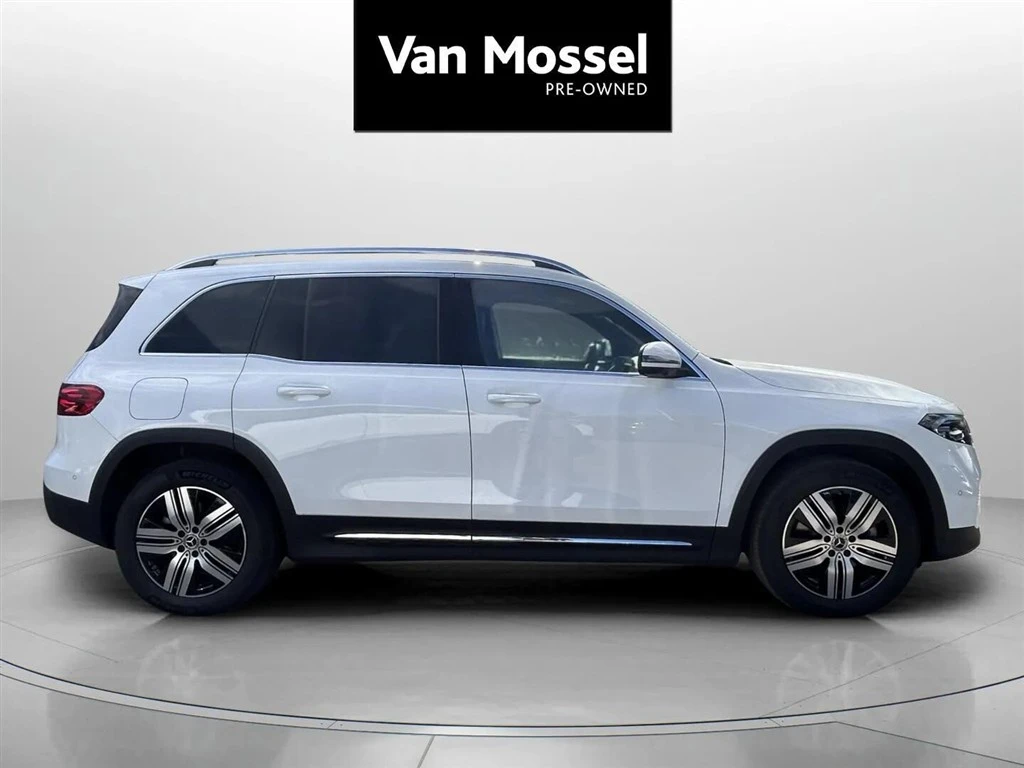 Mercedes-Benz-EQB-image-3