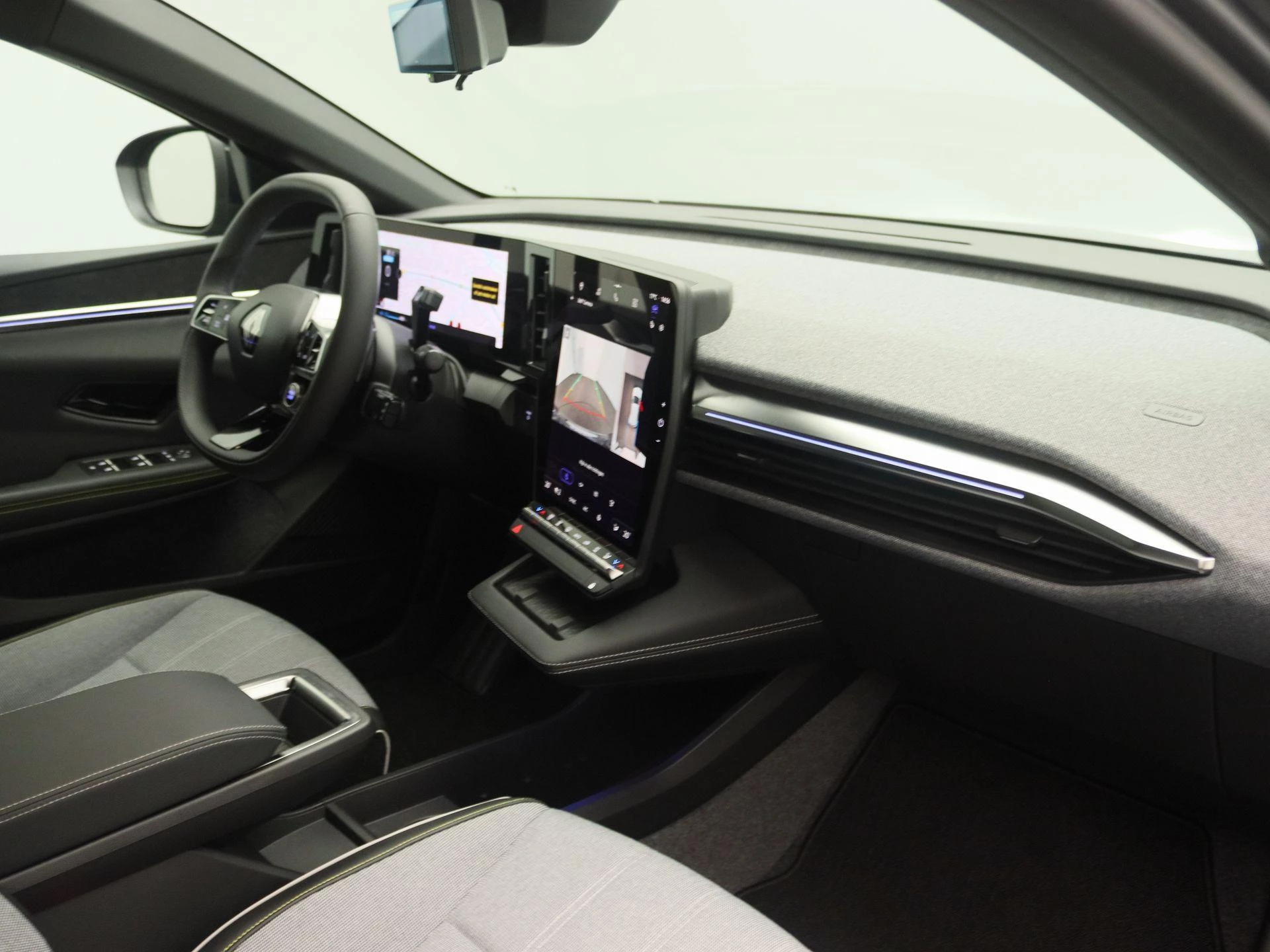 Renault-Megane E-Tech-image-24