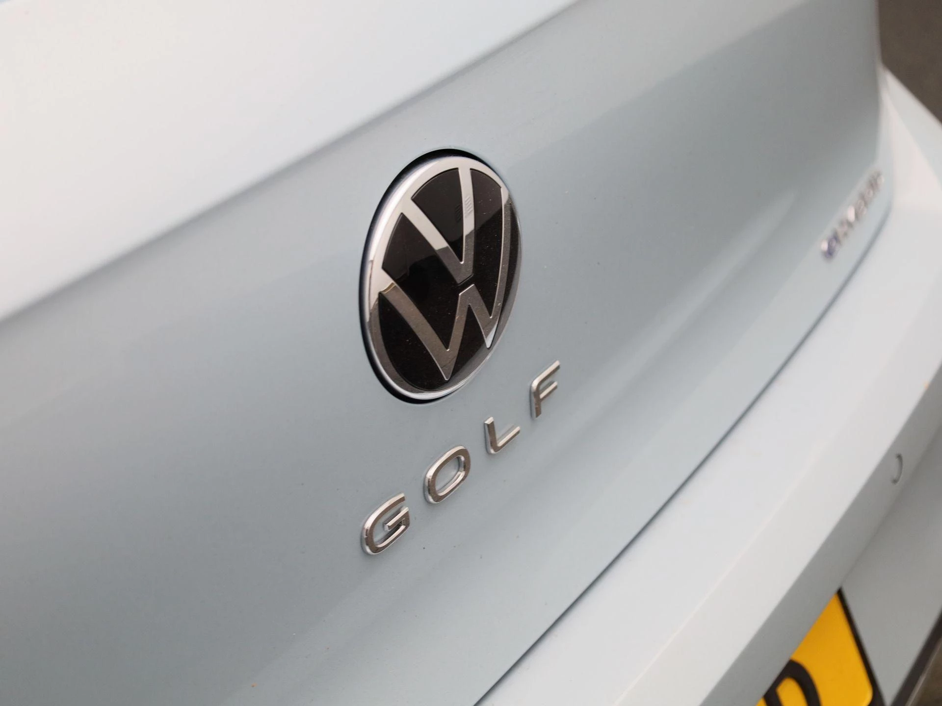 Volkswagen-Golf-image-34