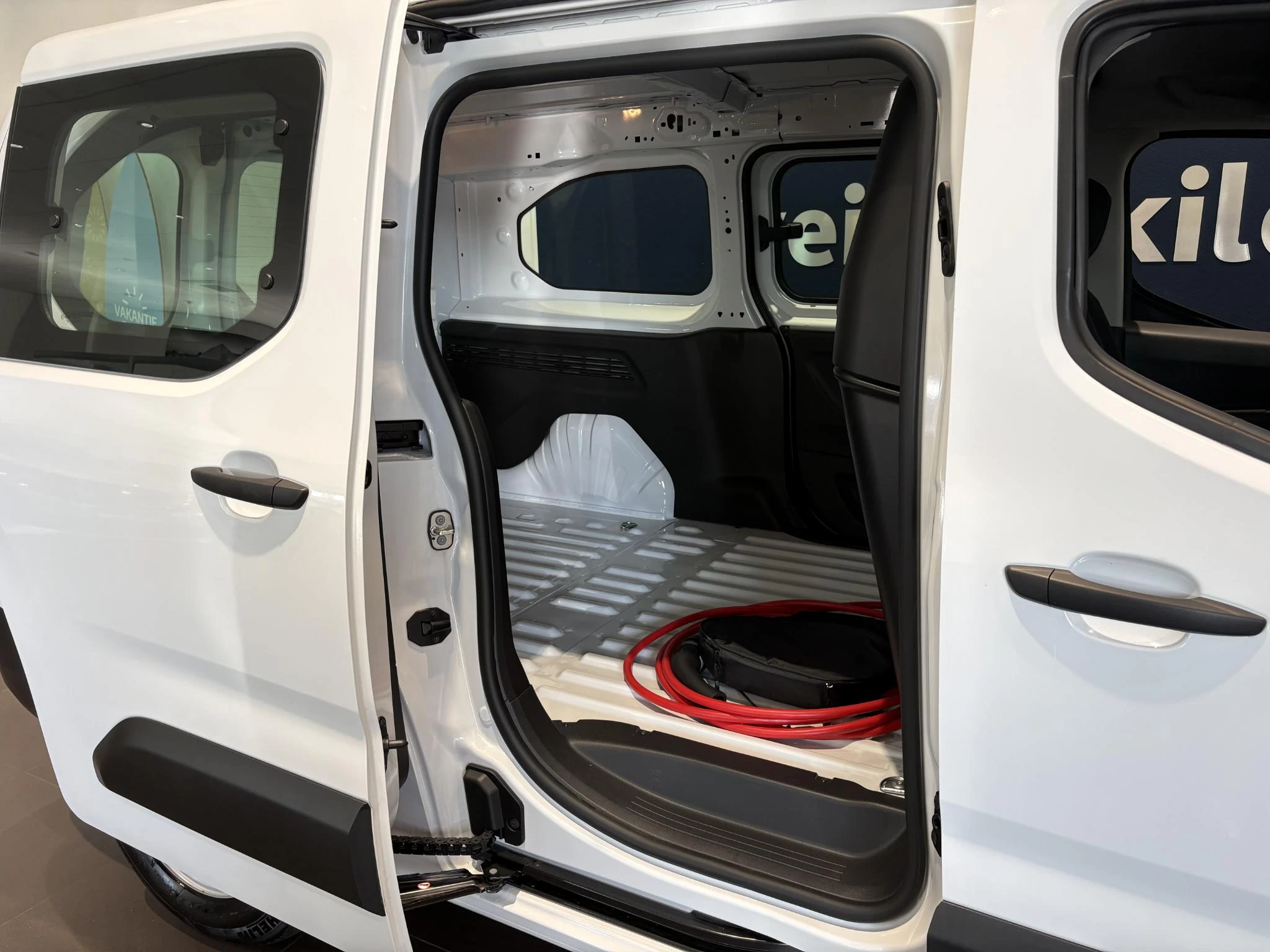 Citroën-ë-Berlingo-image-7