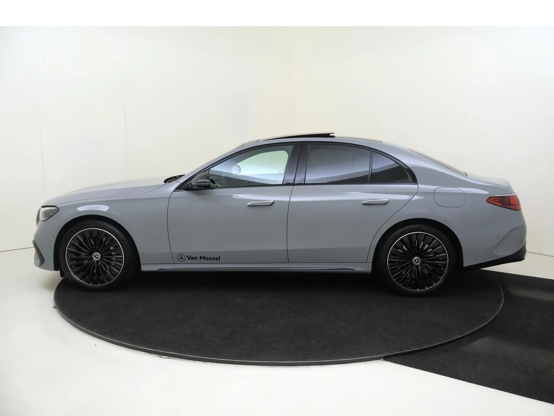 Mercedes-Benz E-Klasse 400 e 4MATIC AMG Line