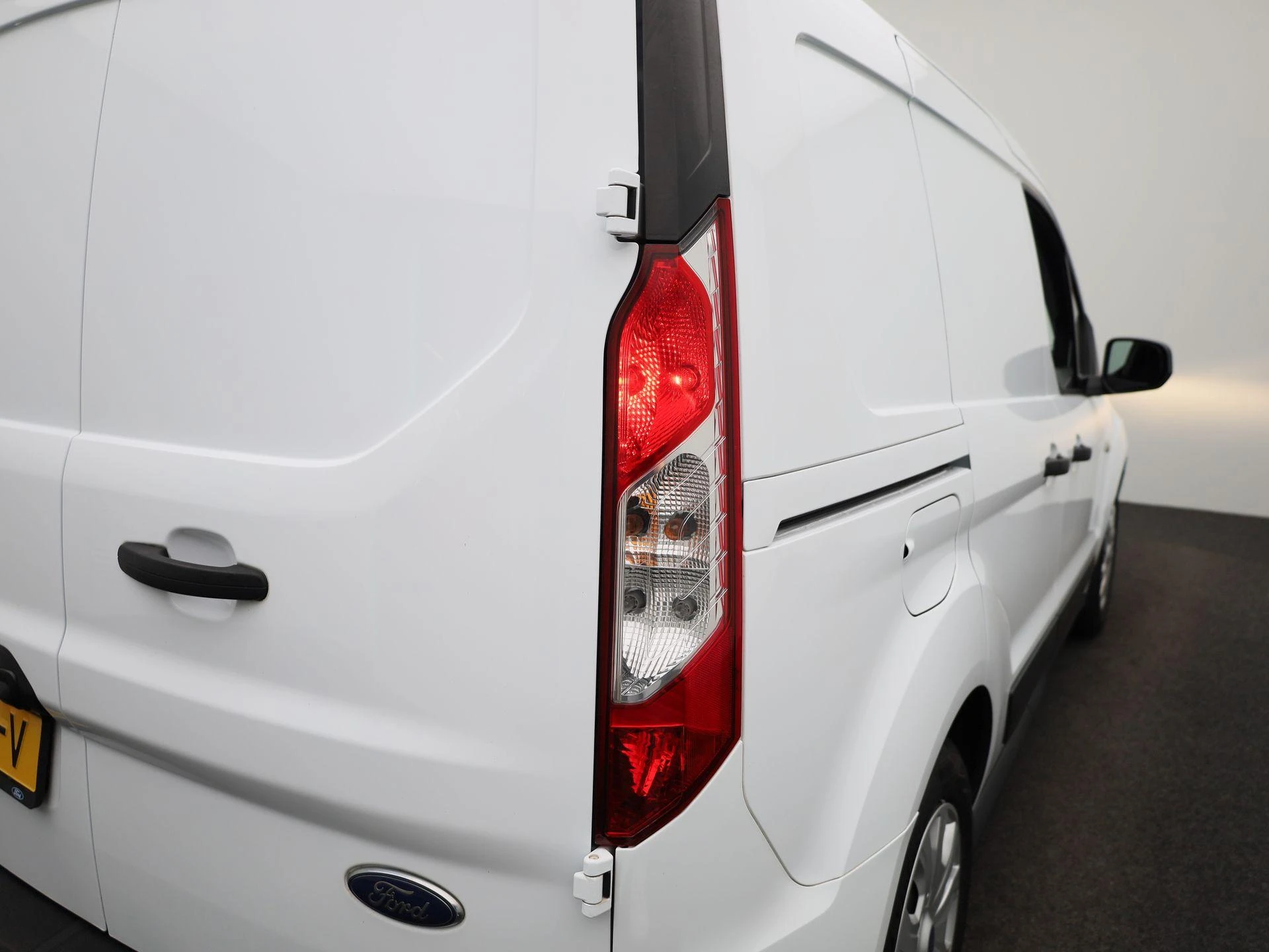Ford-Transit Connect-image-29