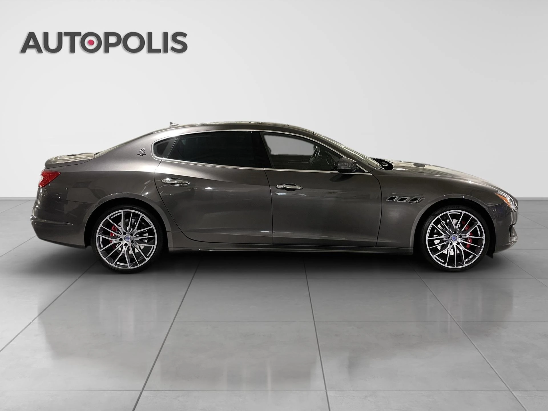 Maserati-Quattroporte-image-18