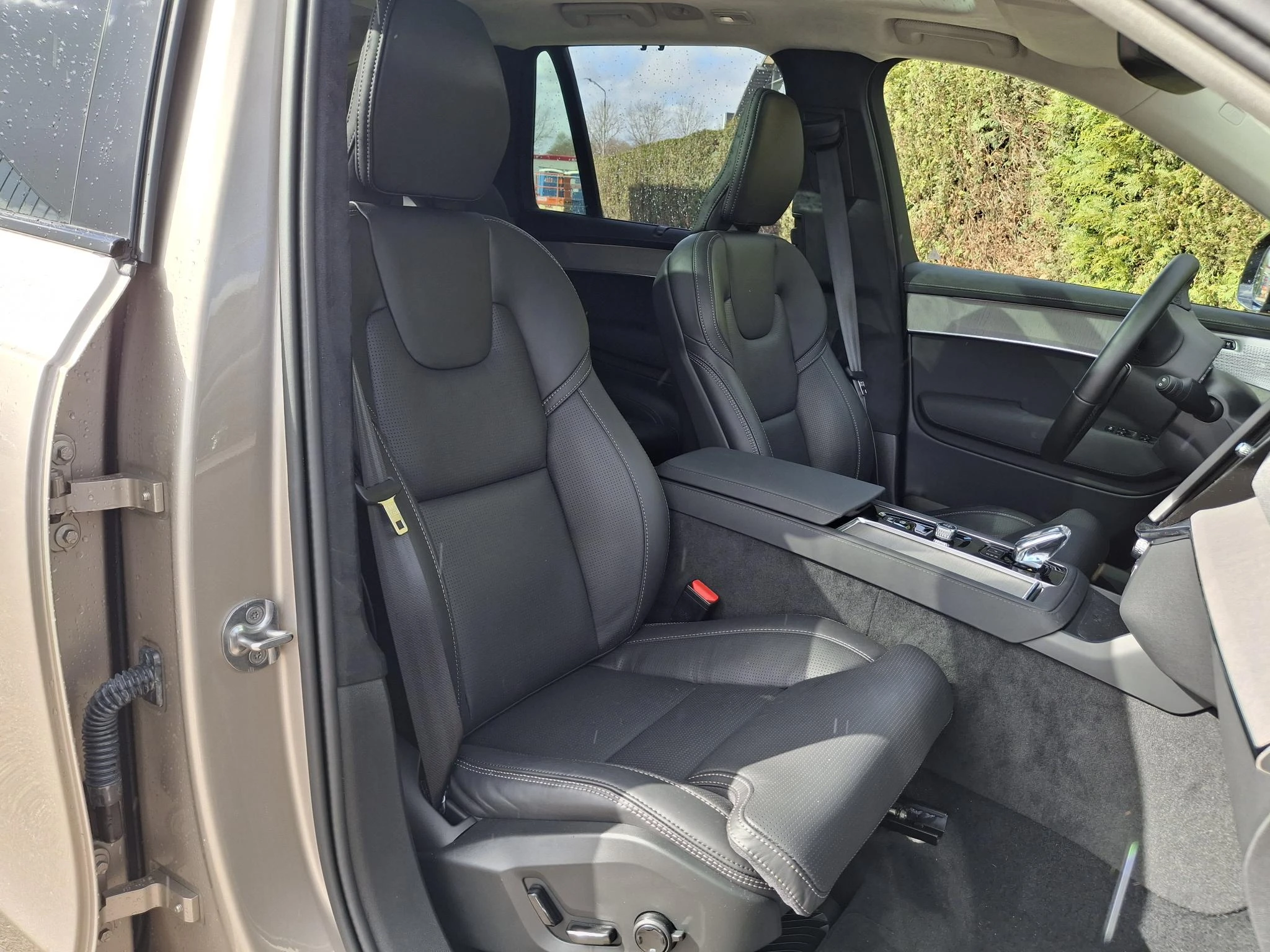 Volvo-XC90-image-4