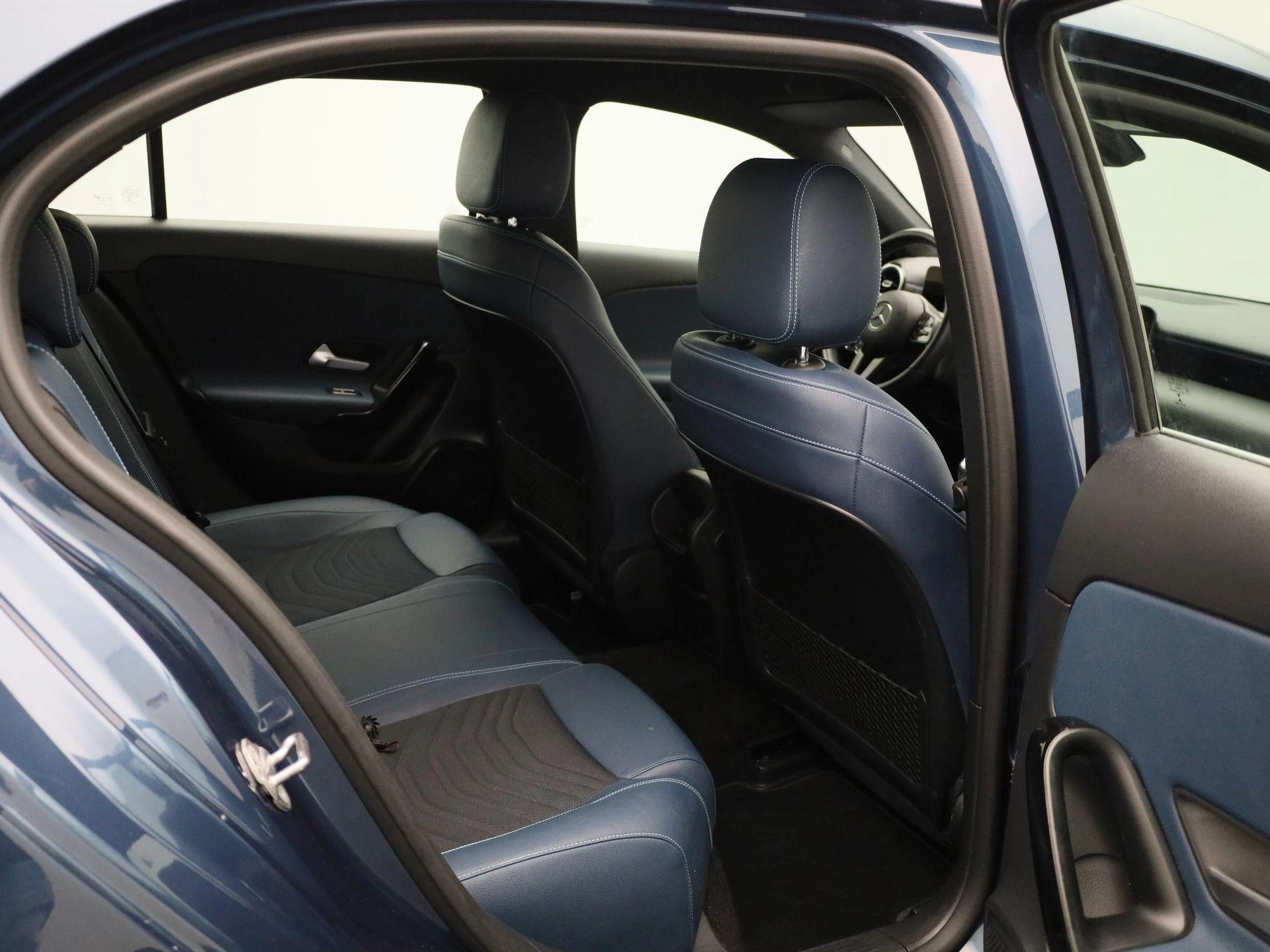 Mercedes-Benz A-Klasse 180 d Business Solution + PARKEERSENSOREN + CAMERA +