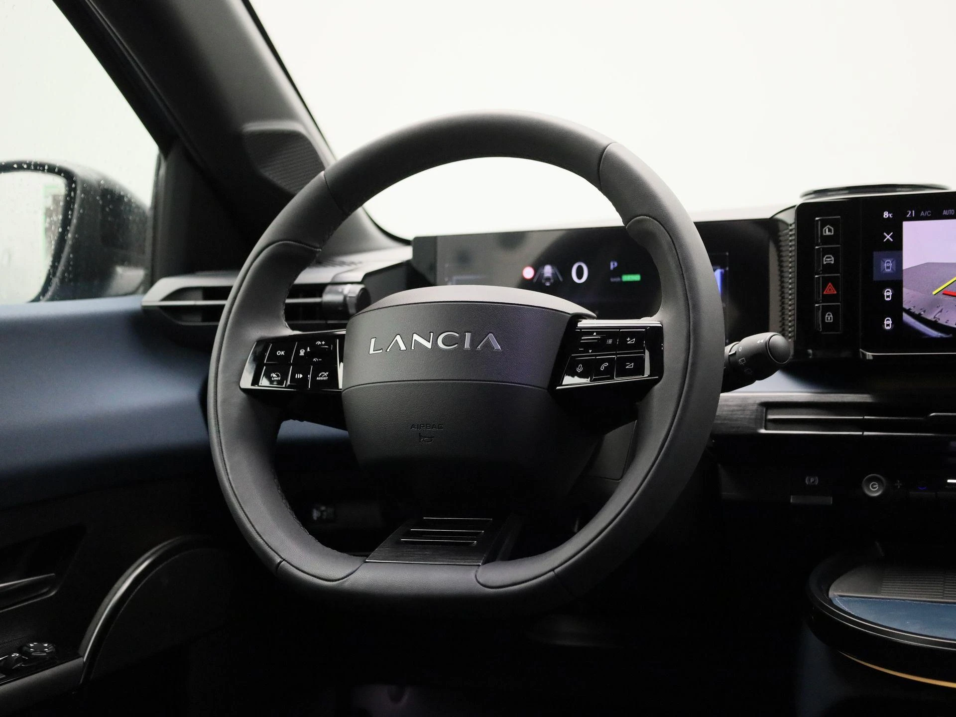 Lancia Ypsilon Edizione Cassina Limitata 51 kWh