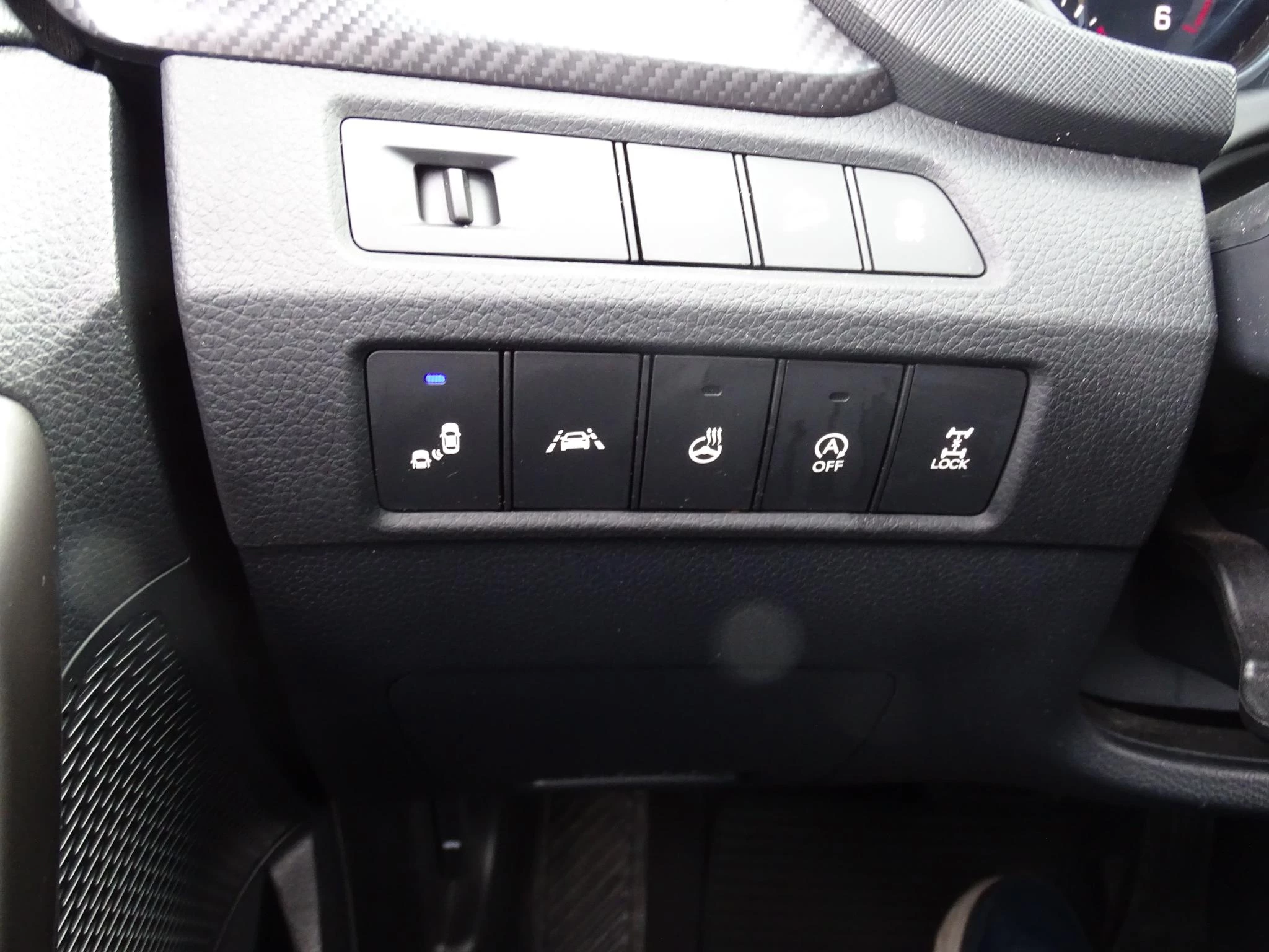 Hyundai-Santa Fe-image-24