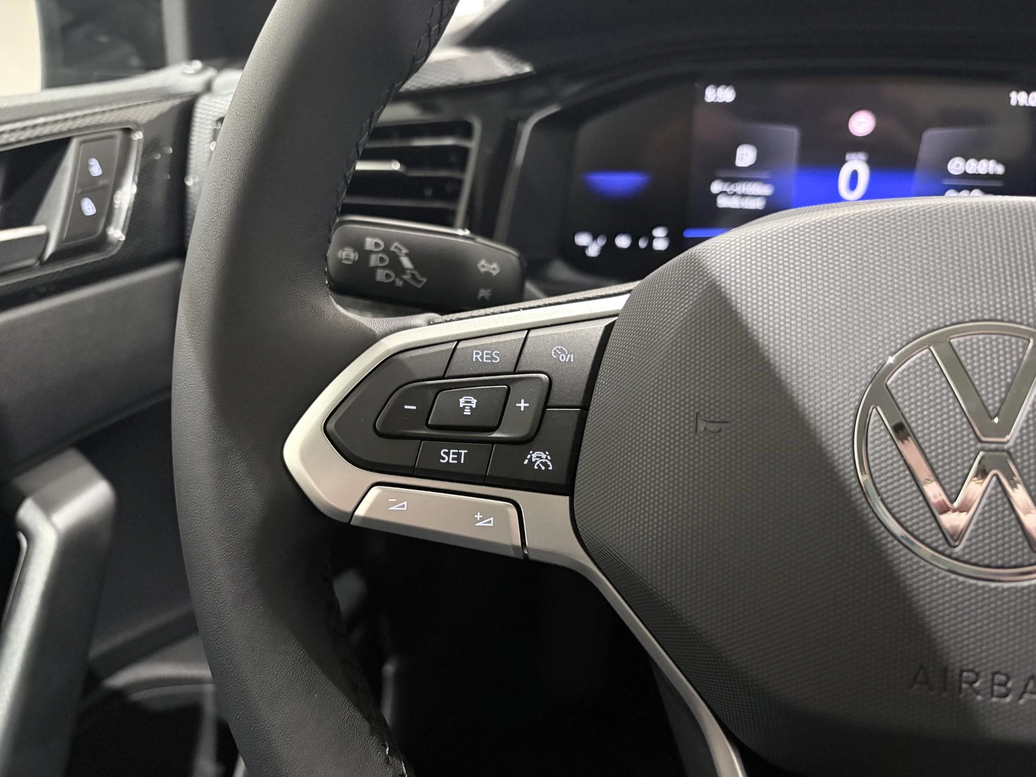 Volkswagen-Polo-image-17