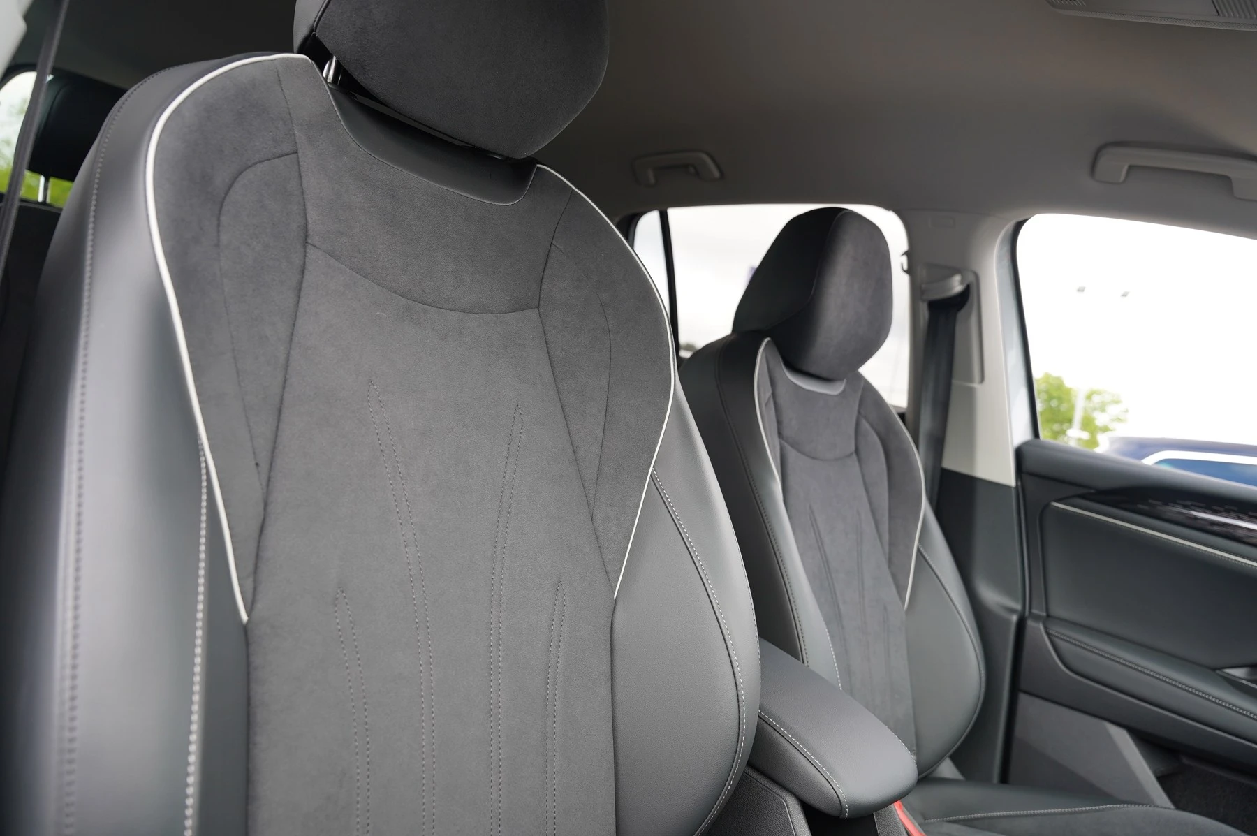 Volkswagen-Tiguan-image-10