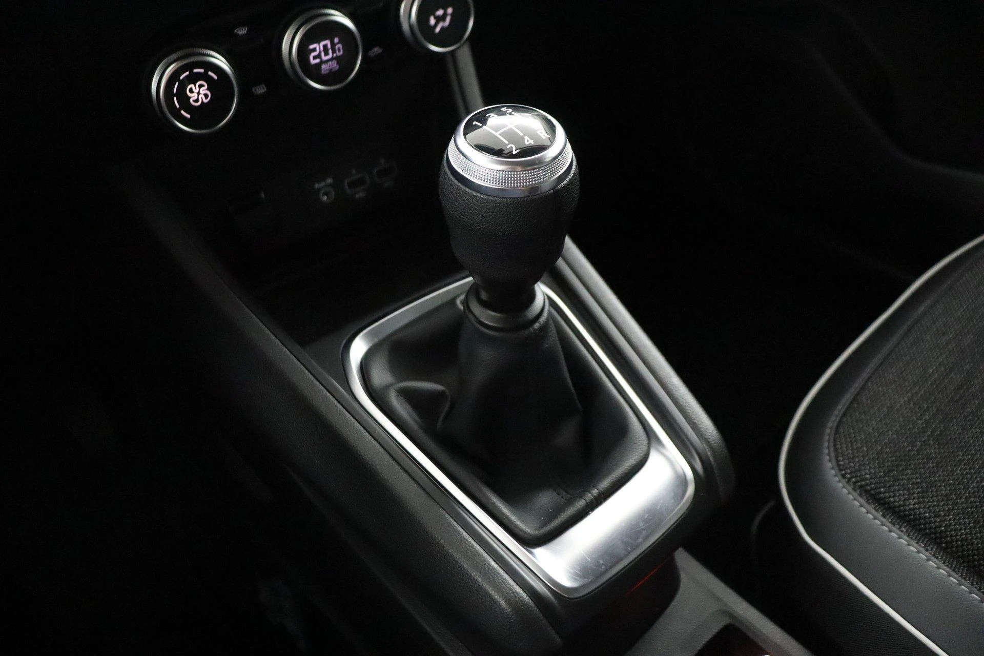 Renault-Captur-image-20