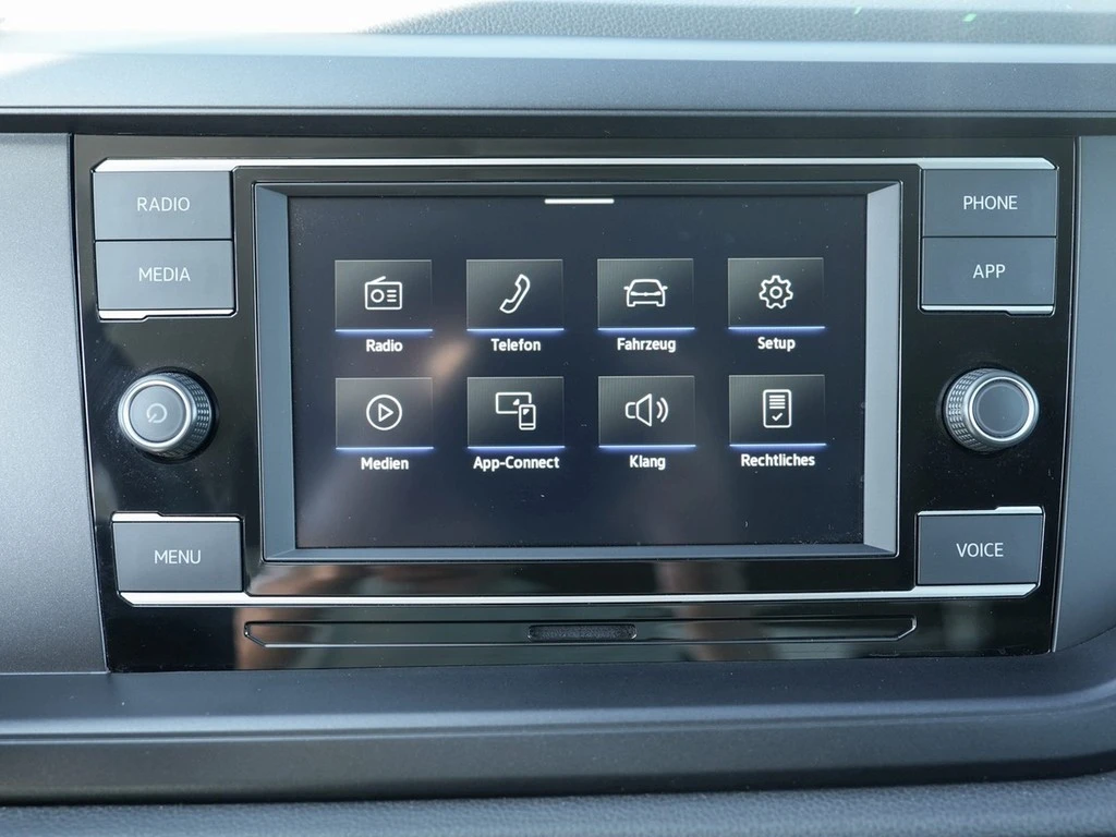 Volkswagen-Polo-image-12