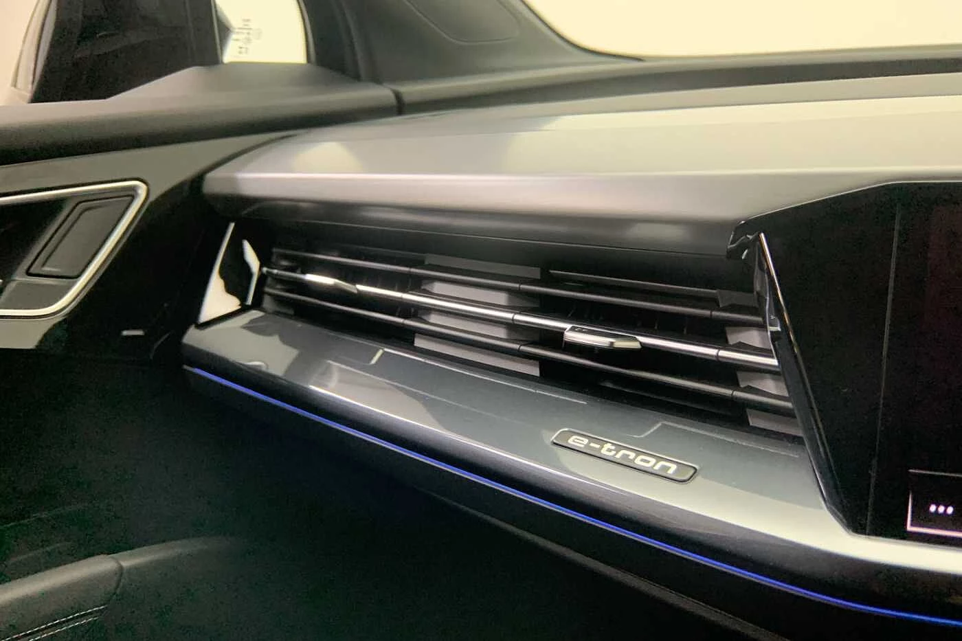 Audi-Q4 e-tron-image-21