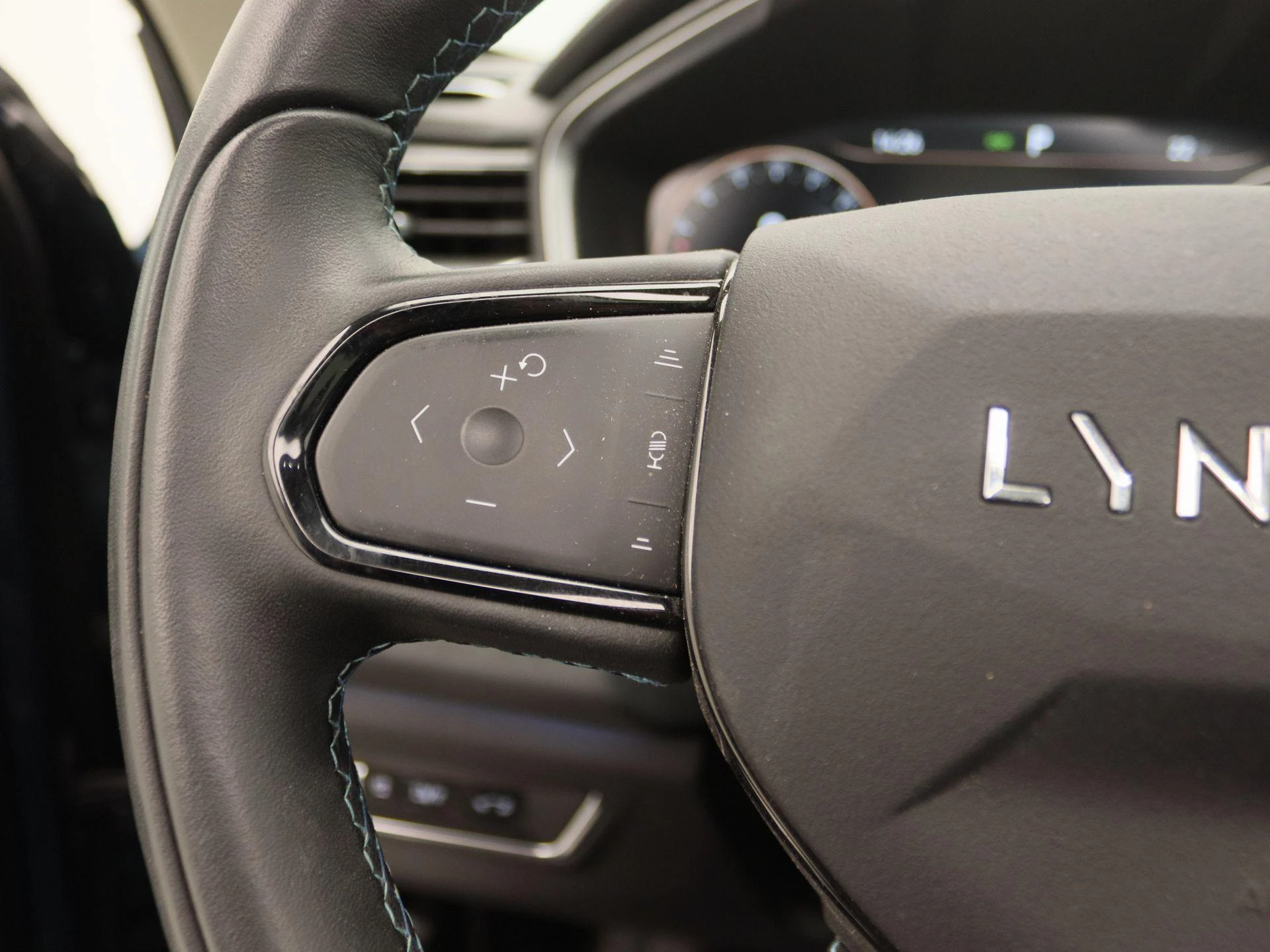 Lynk & Co-01-image-21
