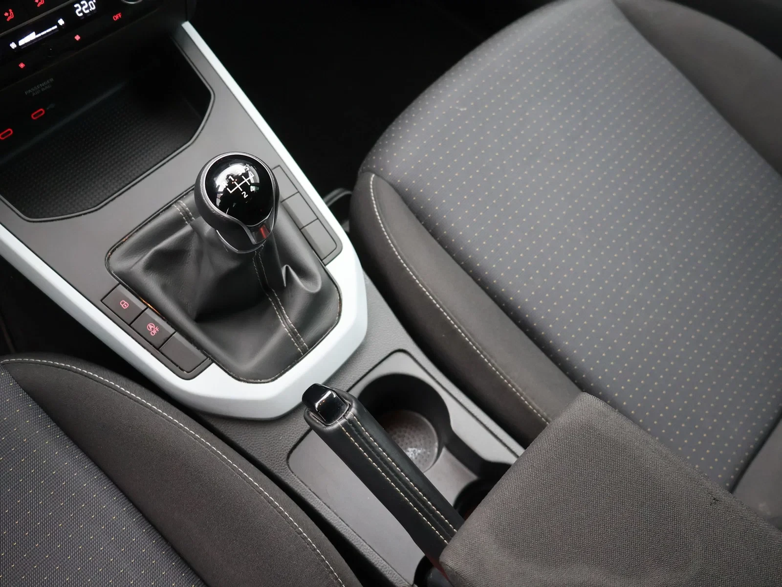 SEAT-Arona-image-13