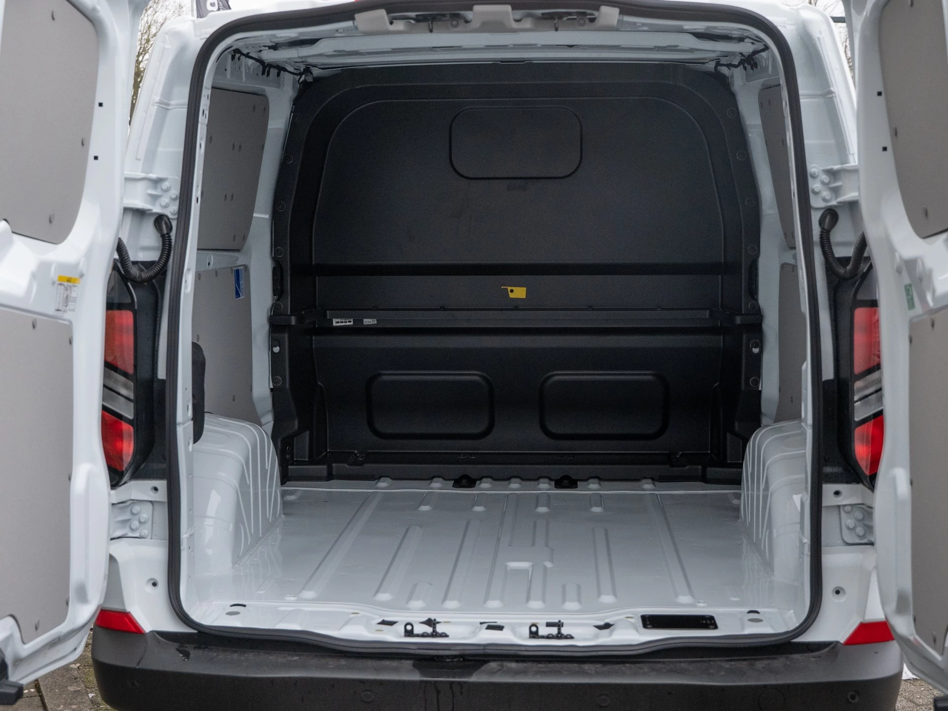 Ford-Transit Custom-image-8