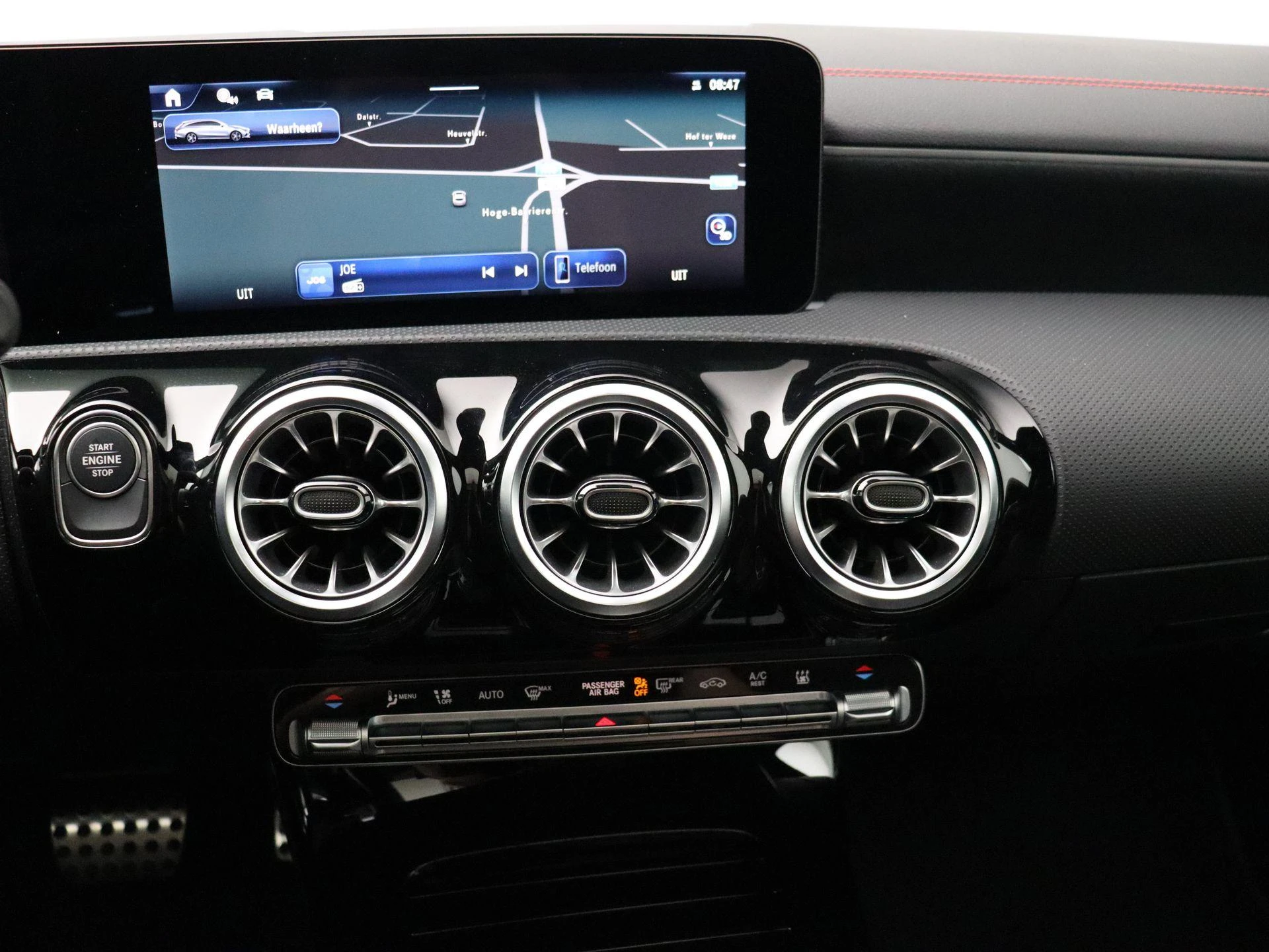 Mercedes-Benz-CLA-image-20