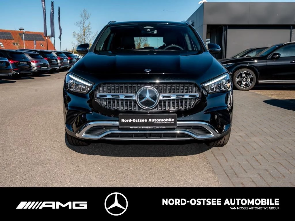 Mercedes-Benz-GLA-image-1