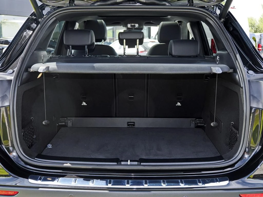 Mercedes-Benz-GLA 200 d-image-16