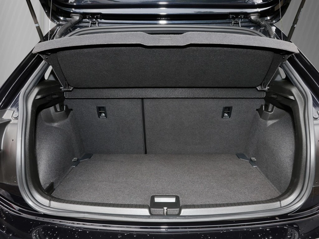Volkswagen-Polo-image-5