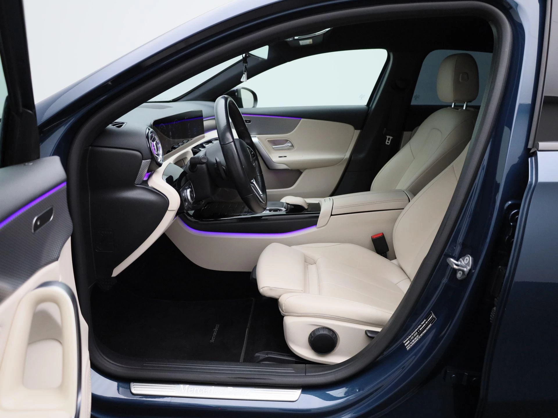 Mercedes-Benz-A-Klasse-image-8