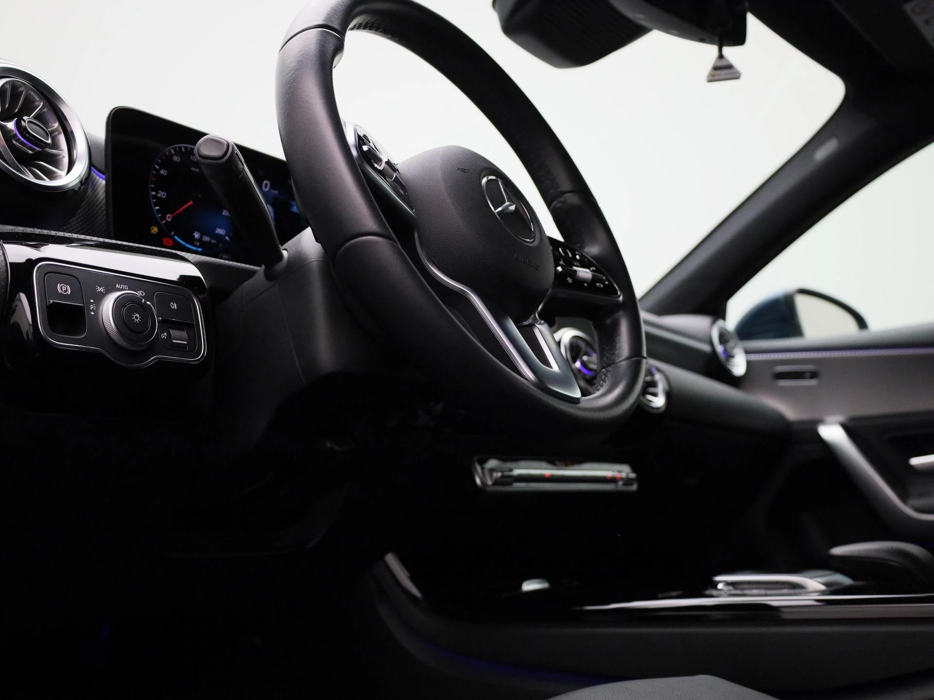 Mercedes-Benz-A-Klasse-image-34