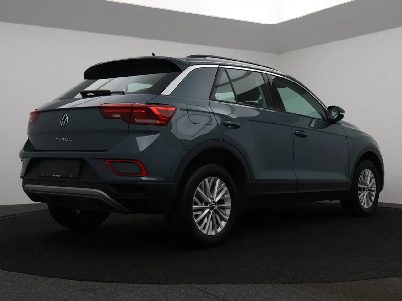 Volkswagen-T-Roc-image-7