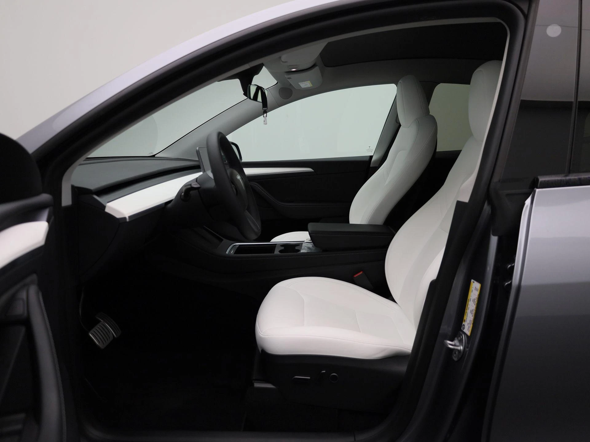 Tesla-Model Y-image-8