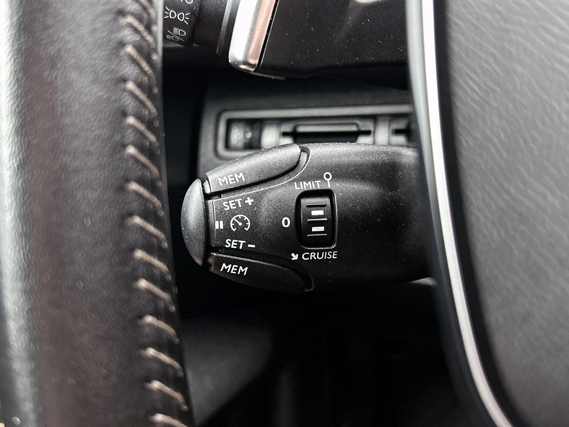 Peugeot 3008 1.2 PureTech Blue Lease Executive