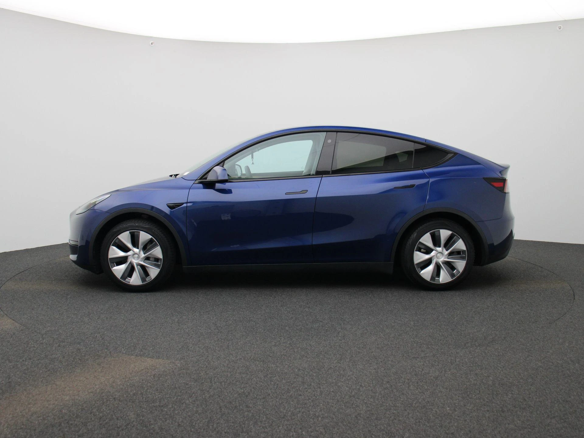 Tesla-Model Y-image-3