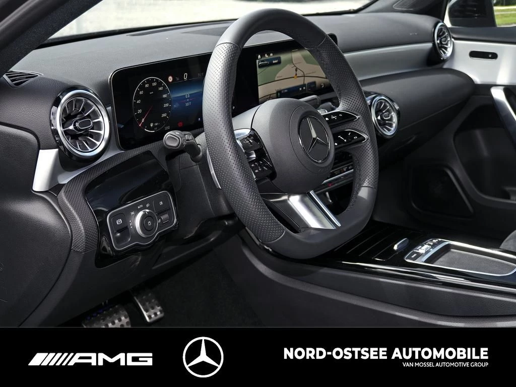 Mercedes-Benz A-Klasse 200 AMG ADV.+ PANO MBUX NIGHT AMG Line
