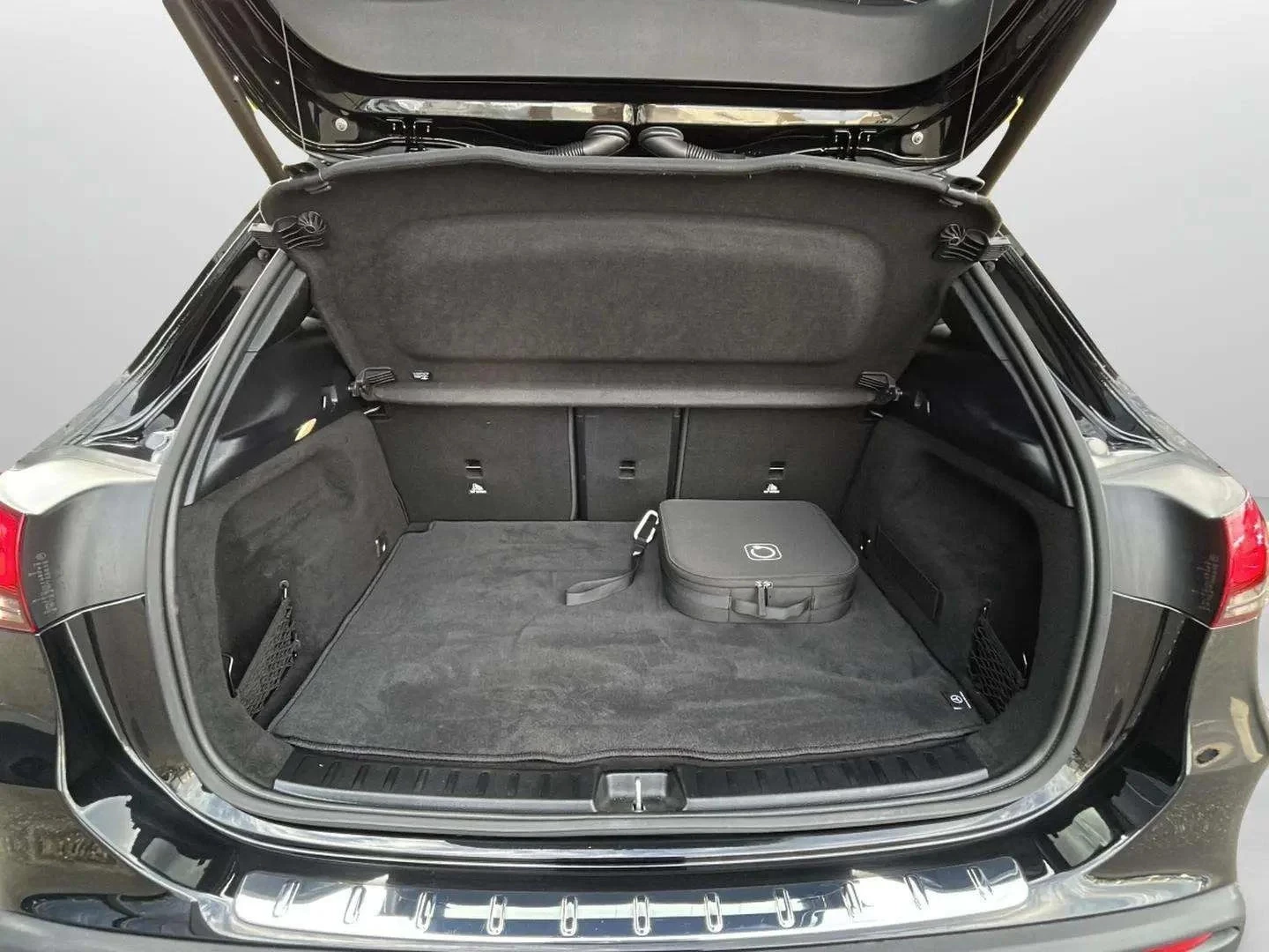 Mercedes-Benz-EQA-image-20