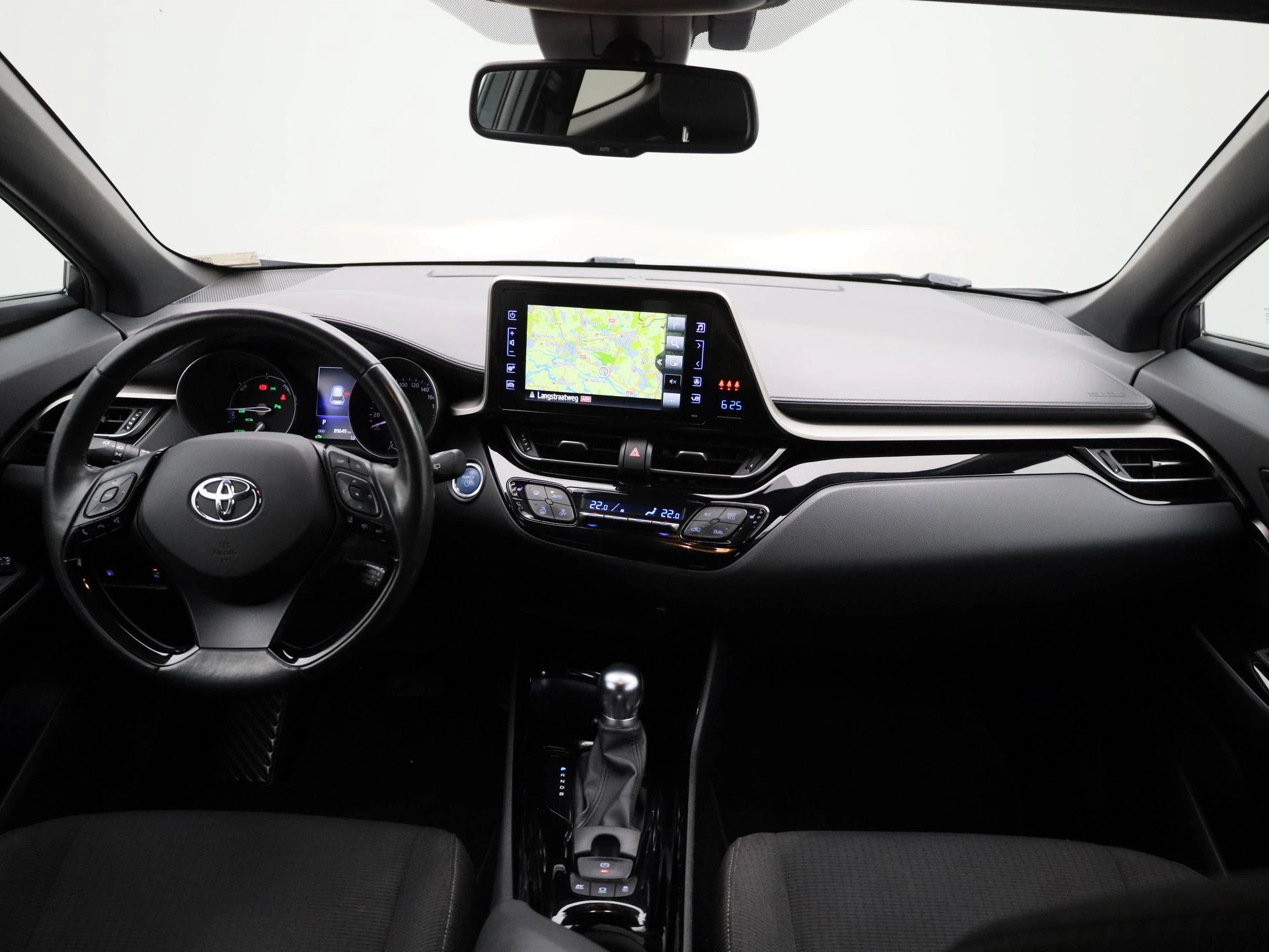 Toyota-C-HR-image-32