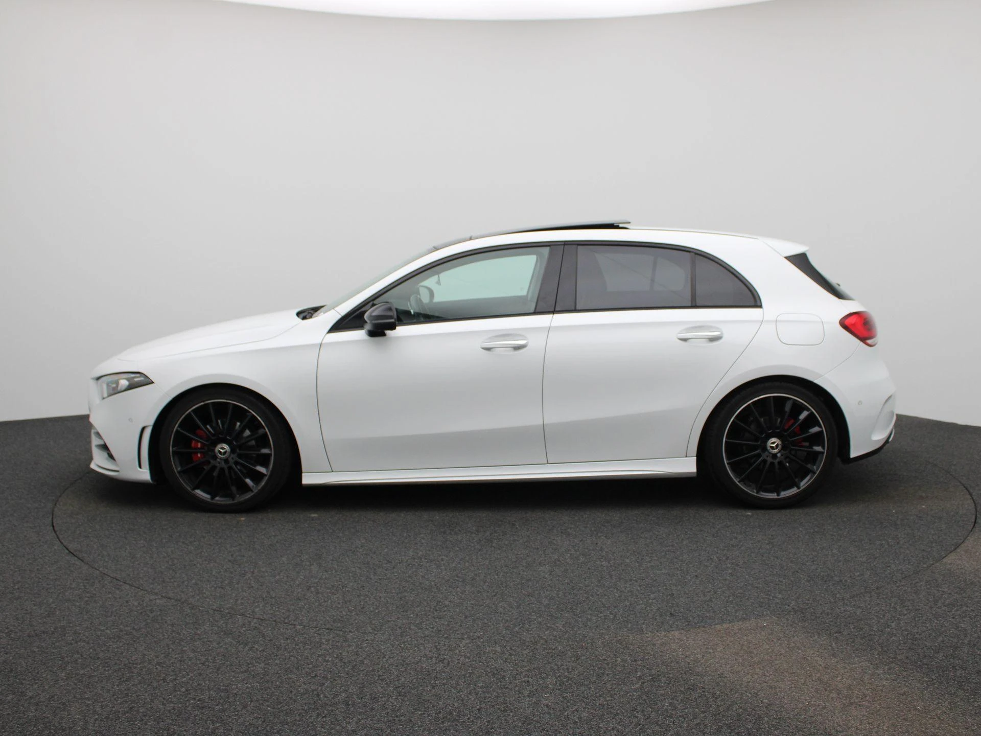 Mercedes-Benz-A-Klasse-image-3