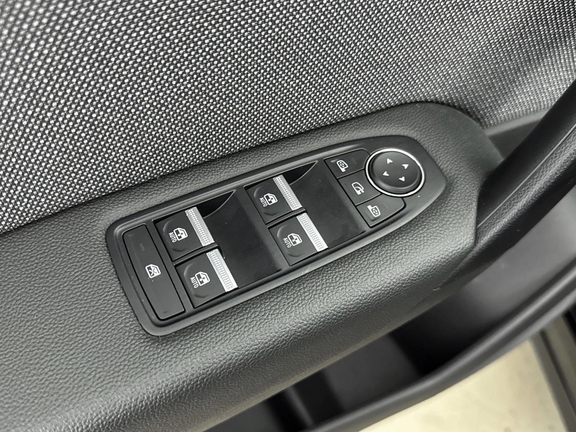 Renault Captur 1.8 E-Tech full hybrid 160 techno