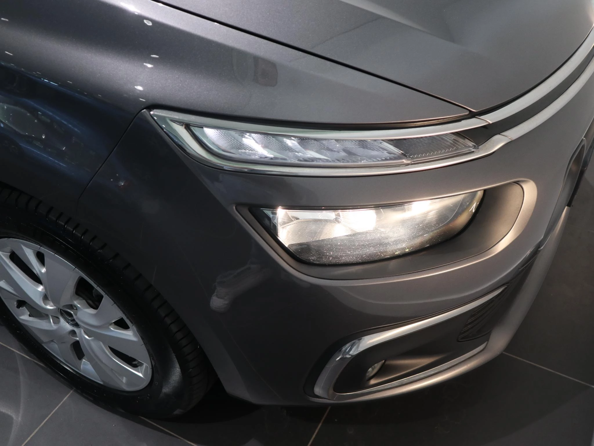 Citroën-Grand C4 Spacetourer-image-21