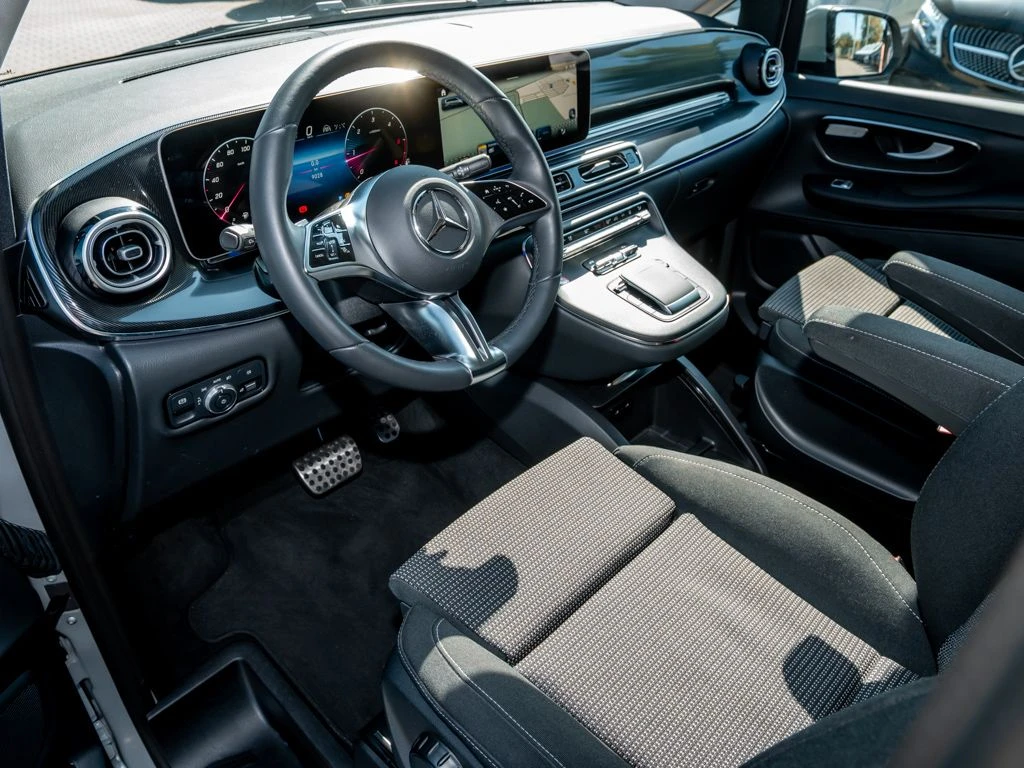 Mercedes-Benz-V-Klasse 220-image-8