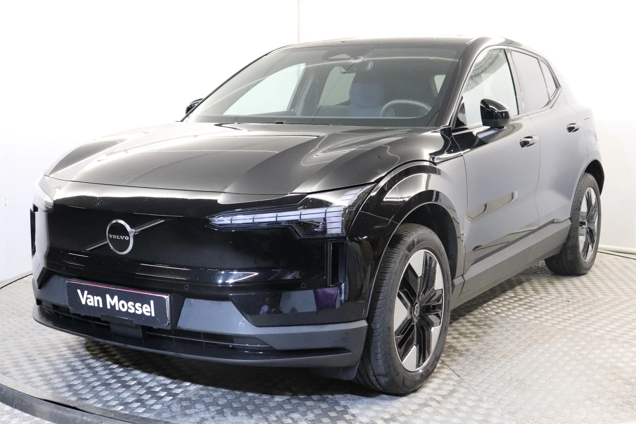 Volvo-EX30-image-0