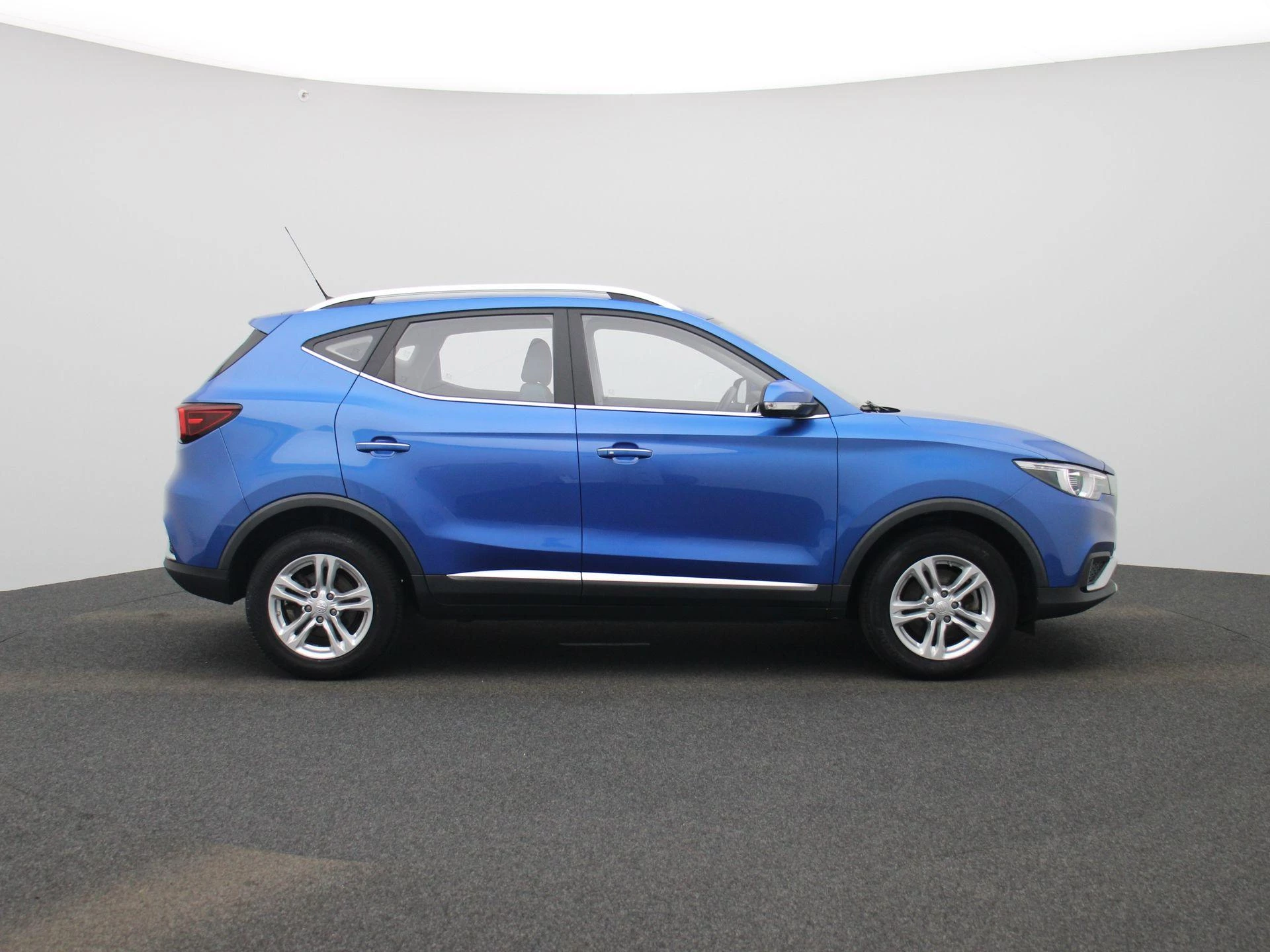 MG-ZS EV-image-5